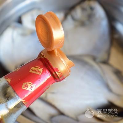 烤鱼怎么做好吃，烤鱼怎么做好吃又简单方便（自制烤鱼的做法）