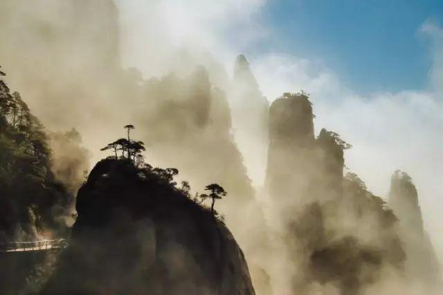 回乡偶书古诗带拼音，回乡偶书古诗带拼音衰是多音字吗（“悠然见南山”正确发音是……）