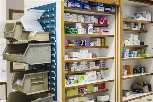 表示看的一个字（为啥医生写的字我们看不懂）