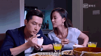 章龄之陈龙的年轻照，都在说她是陈龙老婆、薛之谦前女友