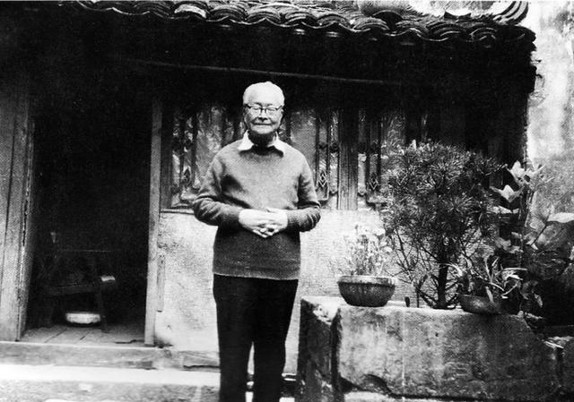 沈从文作者简介，民国文学大师沈从文（沈从文：我的人生）