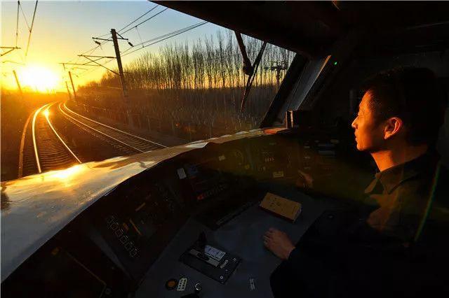中国最长火车你知道吗，中国耗时最长的火车（中国最长的火车有多长）
