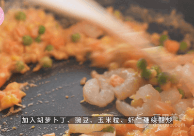 咸蛋黄炒饭怎么做，咸蛋黄炒饭怎么做才好吃（金沙炒饭的做法）