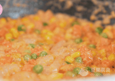 咸蛋黄炒饭怎么做，咸蛋黄炒饭怎么做才好吃（金沙炒饭的做法）