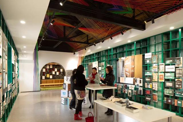 画架安装教程，画架安装教程视频（他们在上海不起眼的旧建筑里）