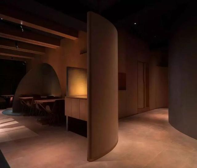 什么是解构主义，什么是解构主义 举例（“胡拼乱凑”的艺术）