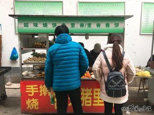 火烧饼灌鸡蛋怎么做具体点，火烧饼灌鸡蛋怎么做具体点子（蚌埠这10个神出鬼没的小推车美食）
