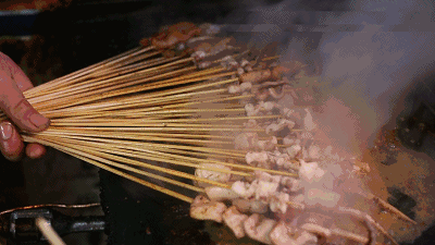 火烧饼灌鸡蛋怎么做具体点，火烧饼灌鸡蛋怎么做具体点子（蚌埠这10个神出鬼没的小推车美食）