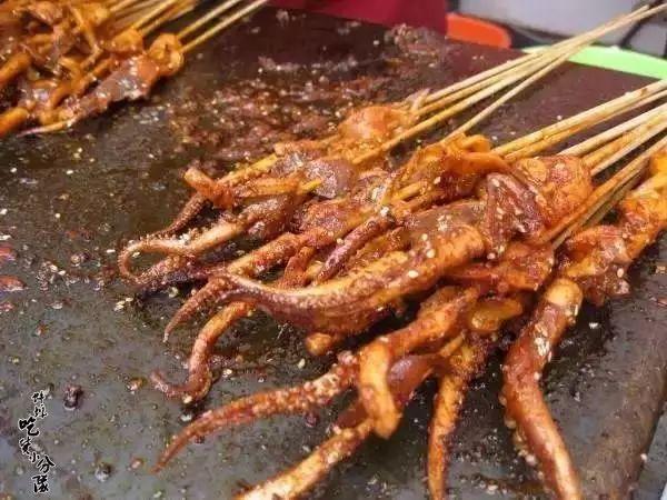 火烧饼灌鸡蛋怎么做具体点，火烧饼灌鸡蛋怎么做具体点子（蚌埠这10个神出鬼没的小推车美食）