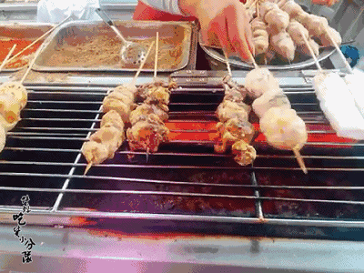 火烧饼灌鸡蛋怎么做具体点，火烧饼灌鸡蛋怎么做具体点子（蚌埠这10个神出鬼没的小推车美食）