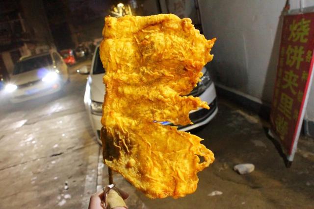 火烧饼灌鸡蛋怎么做具体点，火烧饼灌鸡蛋怎么做具体点子（蚌埠这10个神出鬼没的小推车美食）