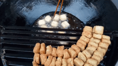 火烧饼灌鸡蛋怎么做具体点，火烧饼灌鸡蛋怎么做具体点子（蚌埠这10个神出鬼没的小推车美食）