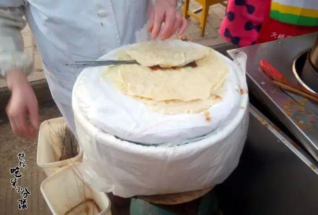 火烧饼灌鸡蛋怎么做具体点，火烧饼灌鸡蛋怎么做具体点子（蚌埠这10个神出鬼没的小推车美食）