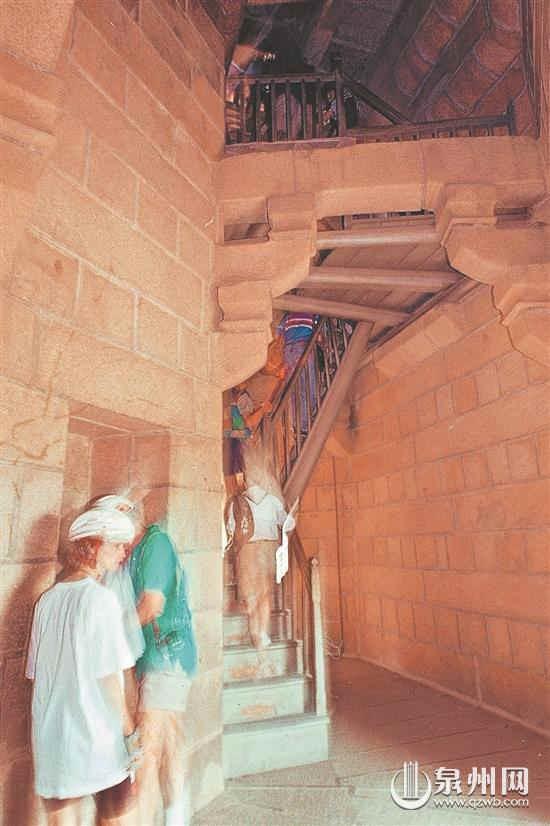 泉州古城的独特标志和象征，泉州古城的独特标志和象征宋代石塔（泉州千年地标 见证古城复兴）