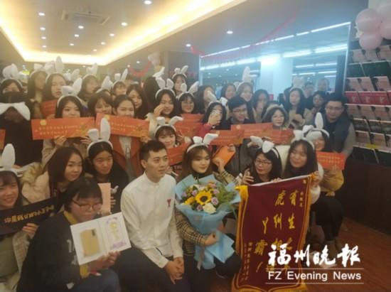 作家安东尼，“亿元作家”安东尼携《小王子》来榕（作家安东尼是什么样的人）