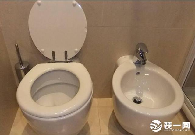 马桶不虹吸下水很慢是什么原因，虹吸式马桶上水慢是什么原因（家里抽水马桶冲水无力怎么办）