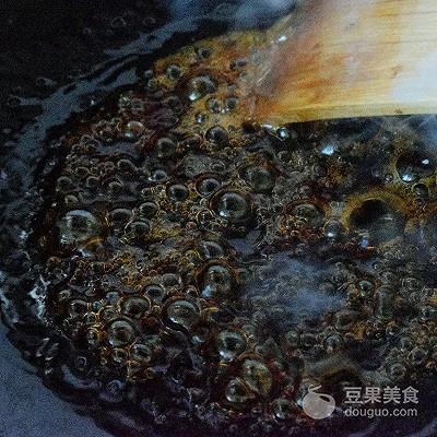 西红柿牛腩汤的做法是怎么样的，西红柿牛腩汤的家常做法窍门（西红柿炖牛腩的做法）