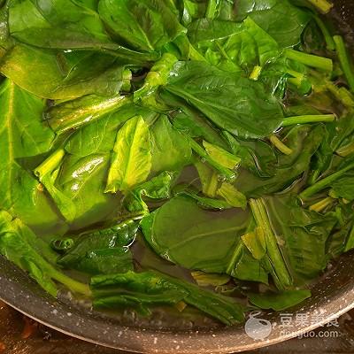 凉拌粉丝的做法，凉拌粉丝怎么做（年夜饭菠菜拌粉丝）