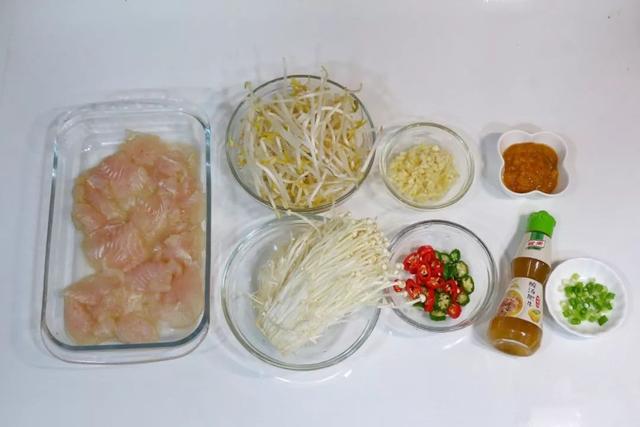 酸汤龙利鱼的做法，酸菜龙利鱼的做法（结果全家人都在抢着吃）