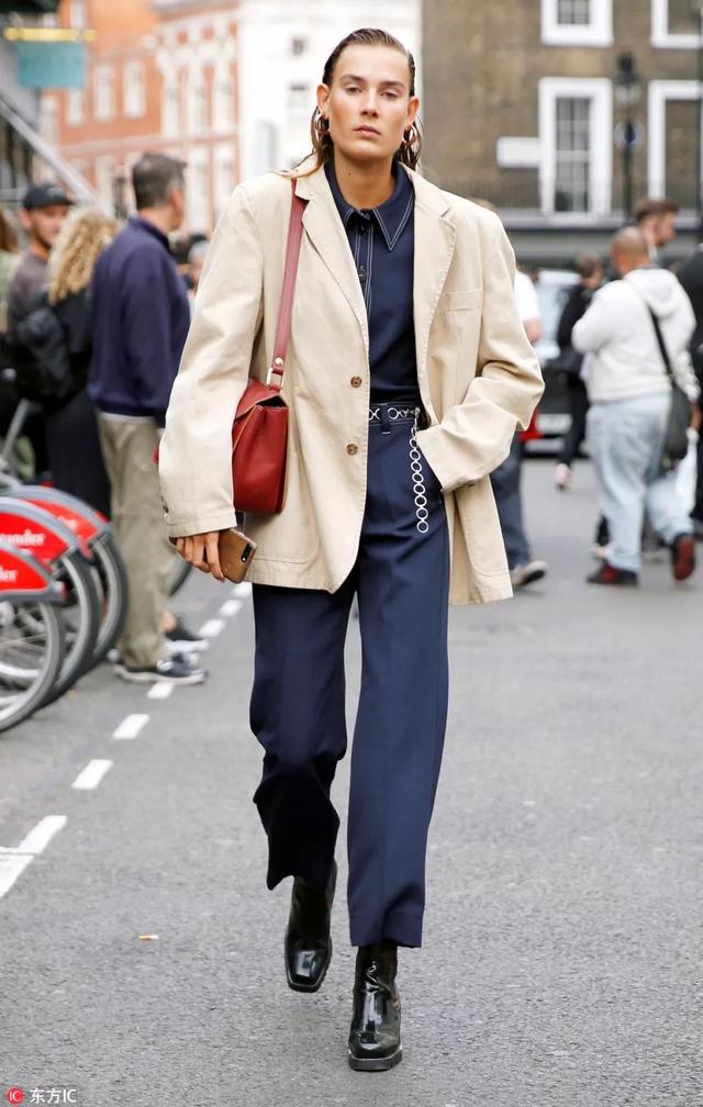 蚂蚁竞走十年了，蚂蚁竞走十年了什么梗（感谢你终于离开了我的衣橱）