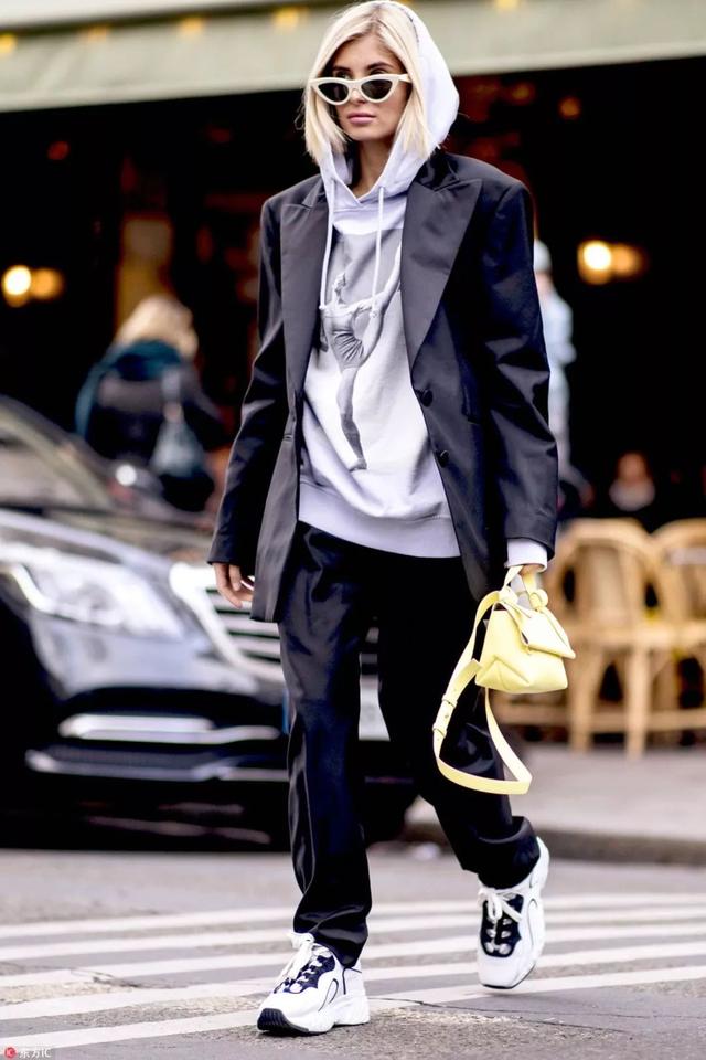 蚂蚁竞走十年了，蚂蚁竞走十年了什么梗（感谢你终于离开了我的衣橱）