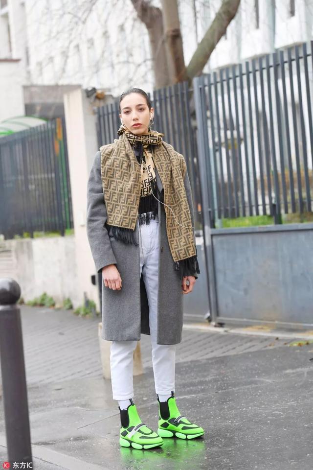 蚂蚁竞走十年了，蚂蚁竞走十年了什么梗（感谢你终于离开了我的衣橱）