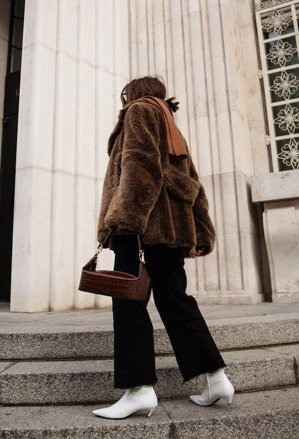 蚂蚁竞走十年了，蚂蚁竞走十年了什么梗（感谢你终于离开了我的衣橱）