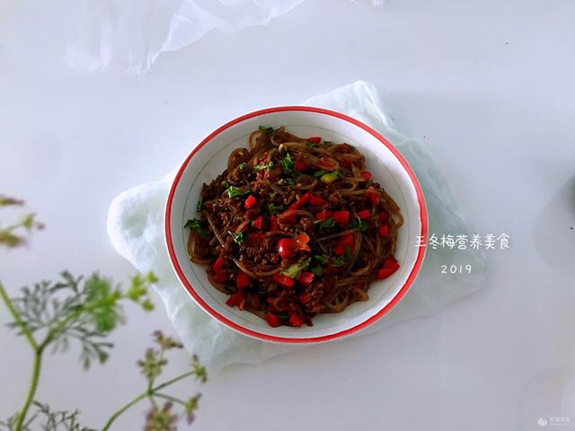 蚂蚁上树的家常做法，蚂蚁上树12种做法大全（家常版蚂蚁上树的做法）