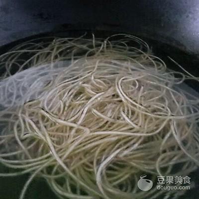 蚂蚁上树的家常做法，蚂蚁上树12种做法大全（家常版蚂蚁上树的做法）