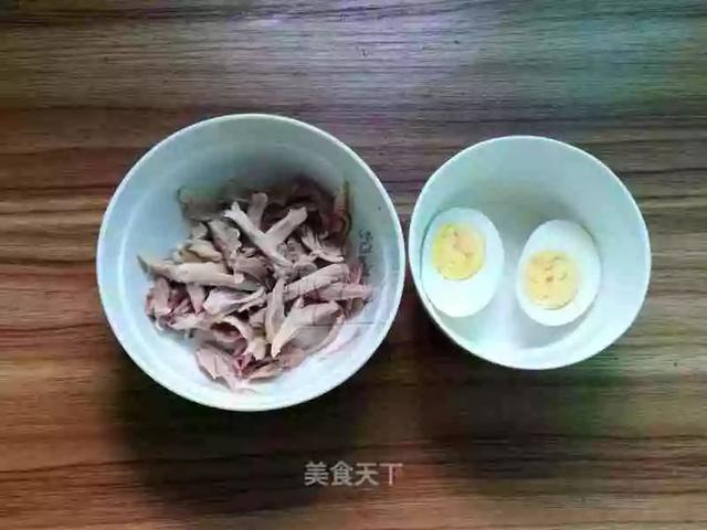 鸡丝面怎么做出来最好吃，鸡丝汤面：冬天来一碗