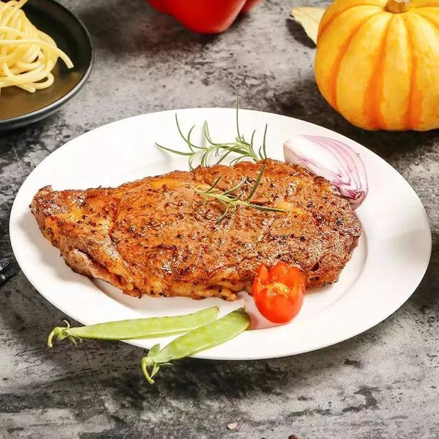 煎牛排需要什么调料，做牛排需要什么调料（比西餐厅还好吃）