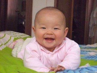 怎么判断宝宝大脑发育好不好，宝宝越早出现这个动作