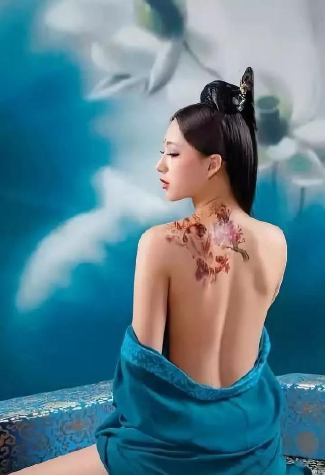 人面桃花别样红，人面桃花别样红意思（人体国画，美的盛宴）