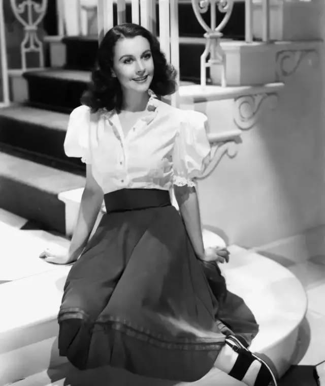 宝莲高黛个人资料，宝莲高黛图片（永失挚爱后变成一个疯女人）