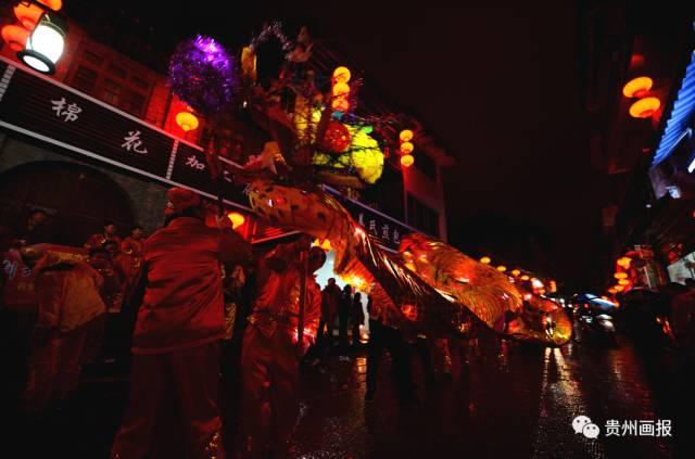 说 春，石阡“仡佬毛龙”与“说春”