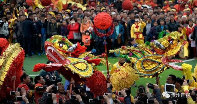 说 春，石阡“仡佬毛龙”与“说春”