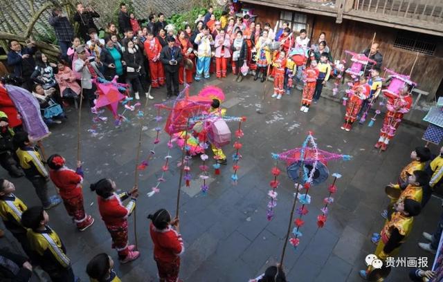 说 春，石阡“仡佬毛龙”与“说春”