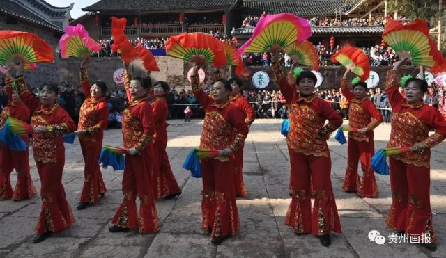 说 春，石阡“仡佬毛龙”与“说春”