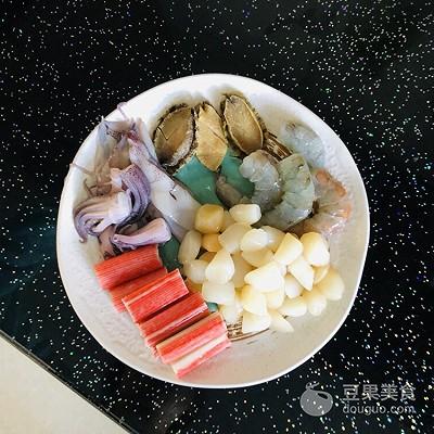 蟹棒的做法大全家常，蒜蓉什锦海鲜的做法