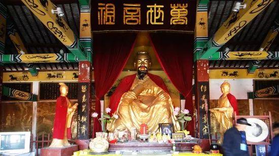 今日黄历财神方位，2022年每日财神方位（一年的财运就看今天）