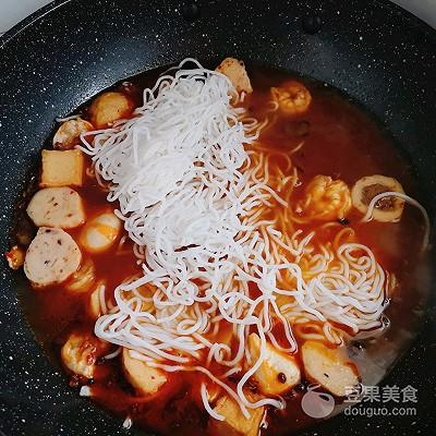 正宗香辣米线做法，回味无穷的家常香辣米线