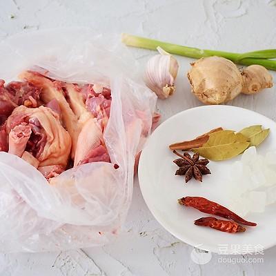 烧鸭子的家常做法，让你停不下筷子的红烧鸭子