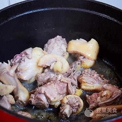 烧鸭子的家常做法，让你停不下筷子的红烧鸭子