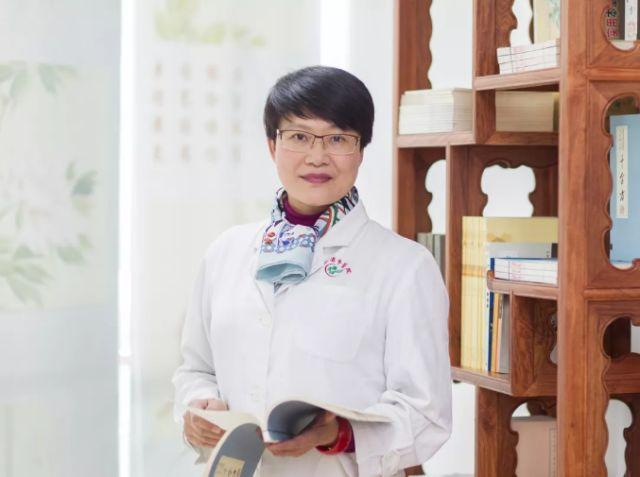 广东人煲润肺止咳化痰汤，猪肺煲什么好润肺止咳化痰（秋季转变时咳嗽易发之人保健食用~广东省中医院杨志敏教授今日推荐）