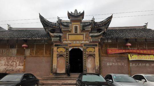 梦见大乌龟是什么意思梦见牛，孕妇梦见牛和乌龟（威远县界牌黄姓钟姓非婚姻关系老祖公、祖婆共葬一墓）