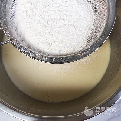 草莓蛋糕。，草莓蛋糕的寓意是什么（春暖花开抺茶草莓蛋糕图片）