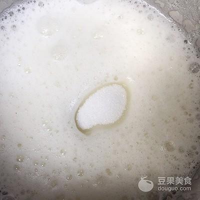 草莓蛋糕。，草莓蛋糕的寓意是什么（春暖花开抺茶草莓蛋糕图片）