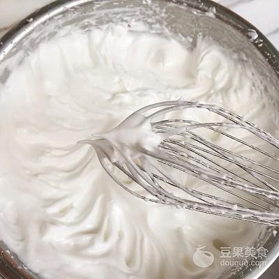 草莓蛋糕。，草莓蛋糕的寓意是什么（春暖花开抺茶草莓蛋糕图片）