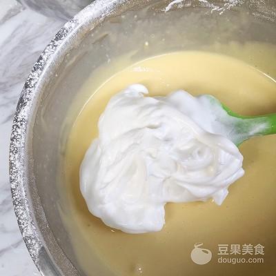 草莓蛋糕。，草莓蛋糕的寓意是什么（春暖花开抺茶草莓蛋糕图片）