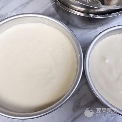 草莓蛋糕。，草莓蛋糕的寓意是什么（春暖花开抺茶草莓蛋糕图片）